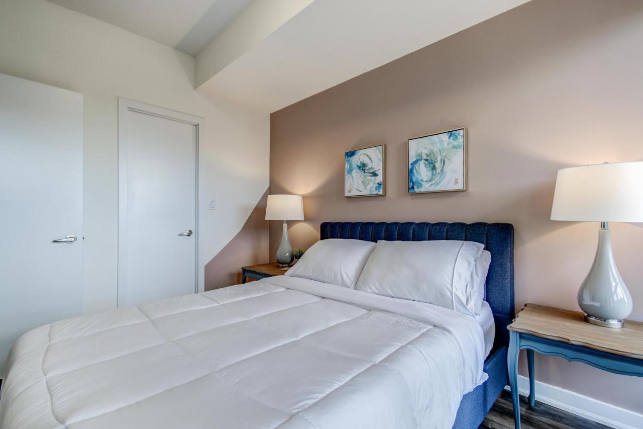 The Benetton Suite - Square One 1 Bedroom + Den + 1 Parking 密西沙加 外观 照片