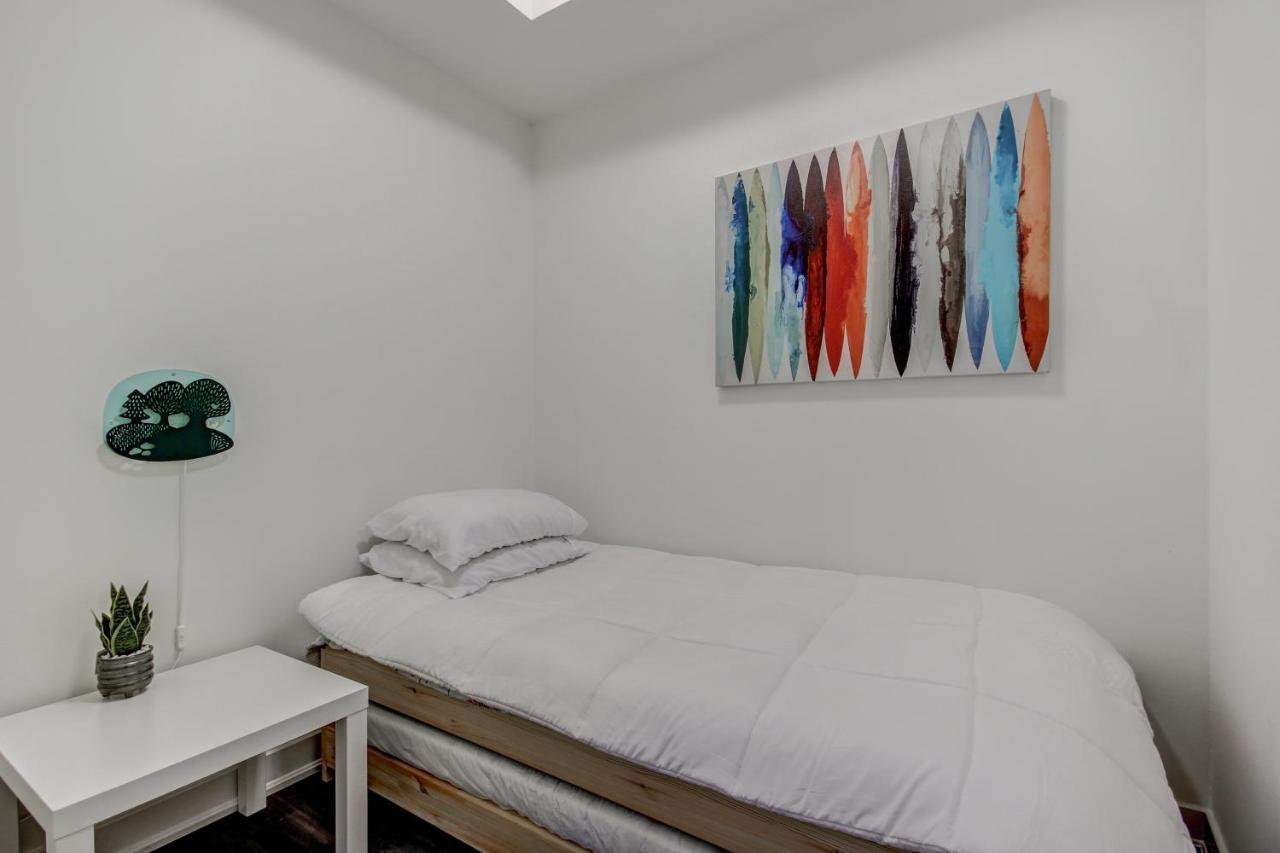 The Benetton Suite - Square One 1 Bedroom + Den + 1 Parking 密西沙加 外观 照片